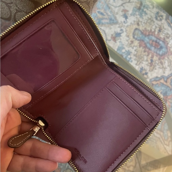Brand new coach wallet !! - Picture 2 of 3